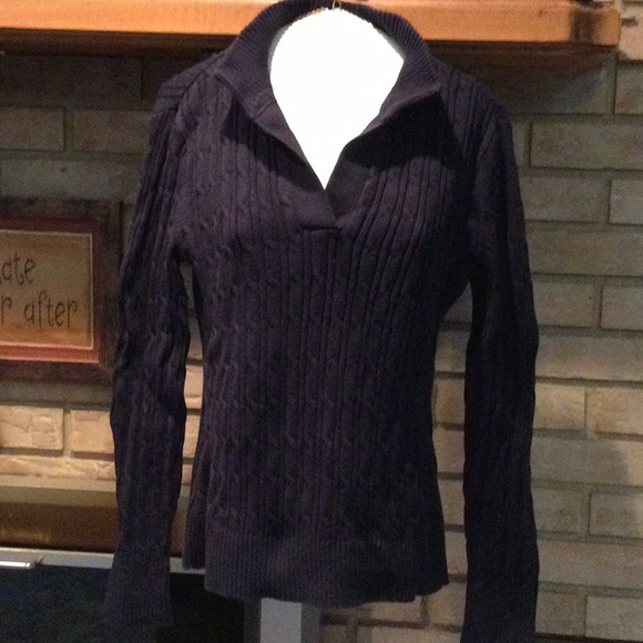 Is Claiborne V-neck cable knit sweater - Picture 1 of 5